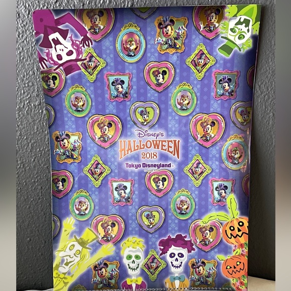 (2) Disneyland Tokyo Folders - Picture 2 of 4